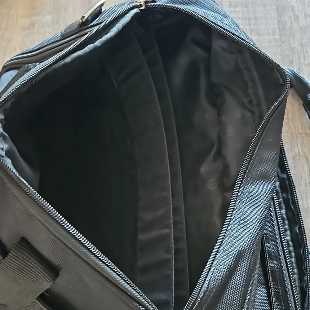 SWISS WIN EXPANDABLE MUTI POCKET COMPUTER BAG WITH SHOULDER STRAPS